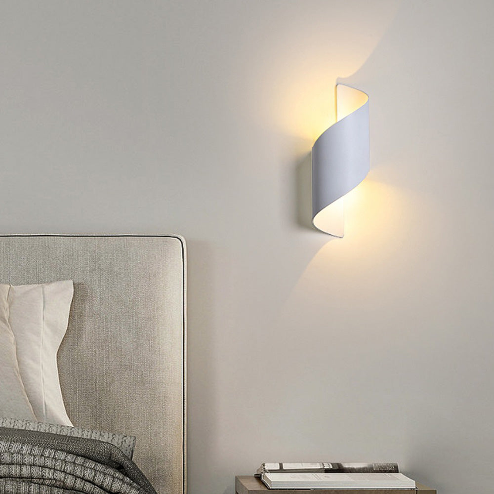 LED Wall Light with Minimalist Aluminum Design