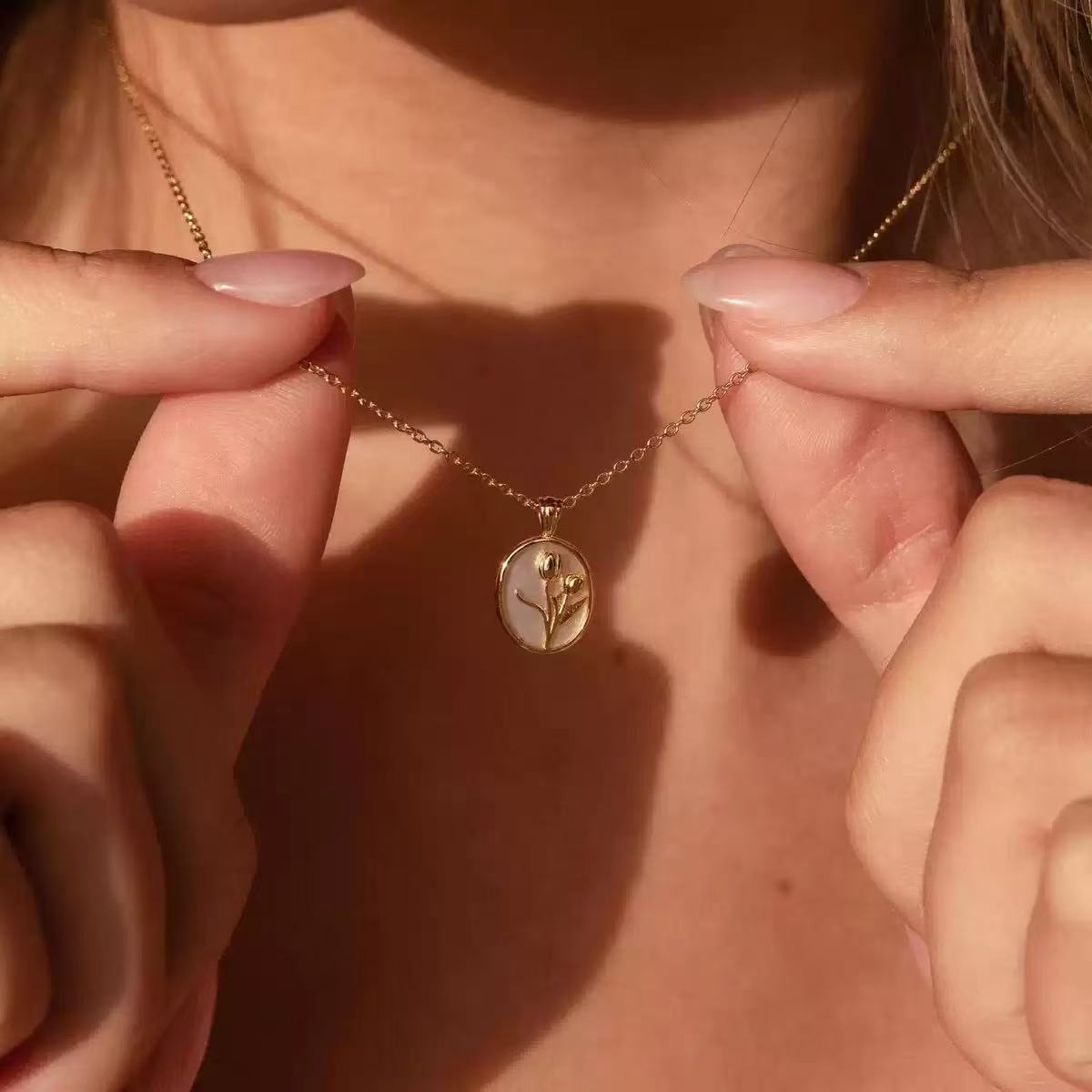 Amsterdam Tulip Flower Pendant Necklace